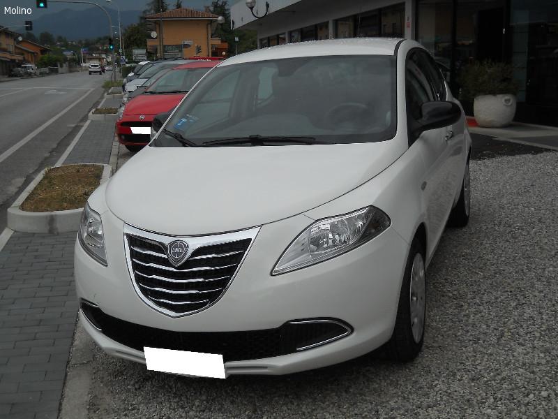 lancia YPSILON benzina